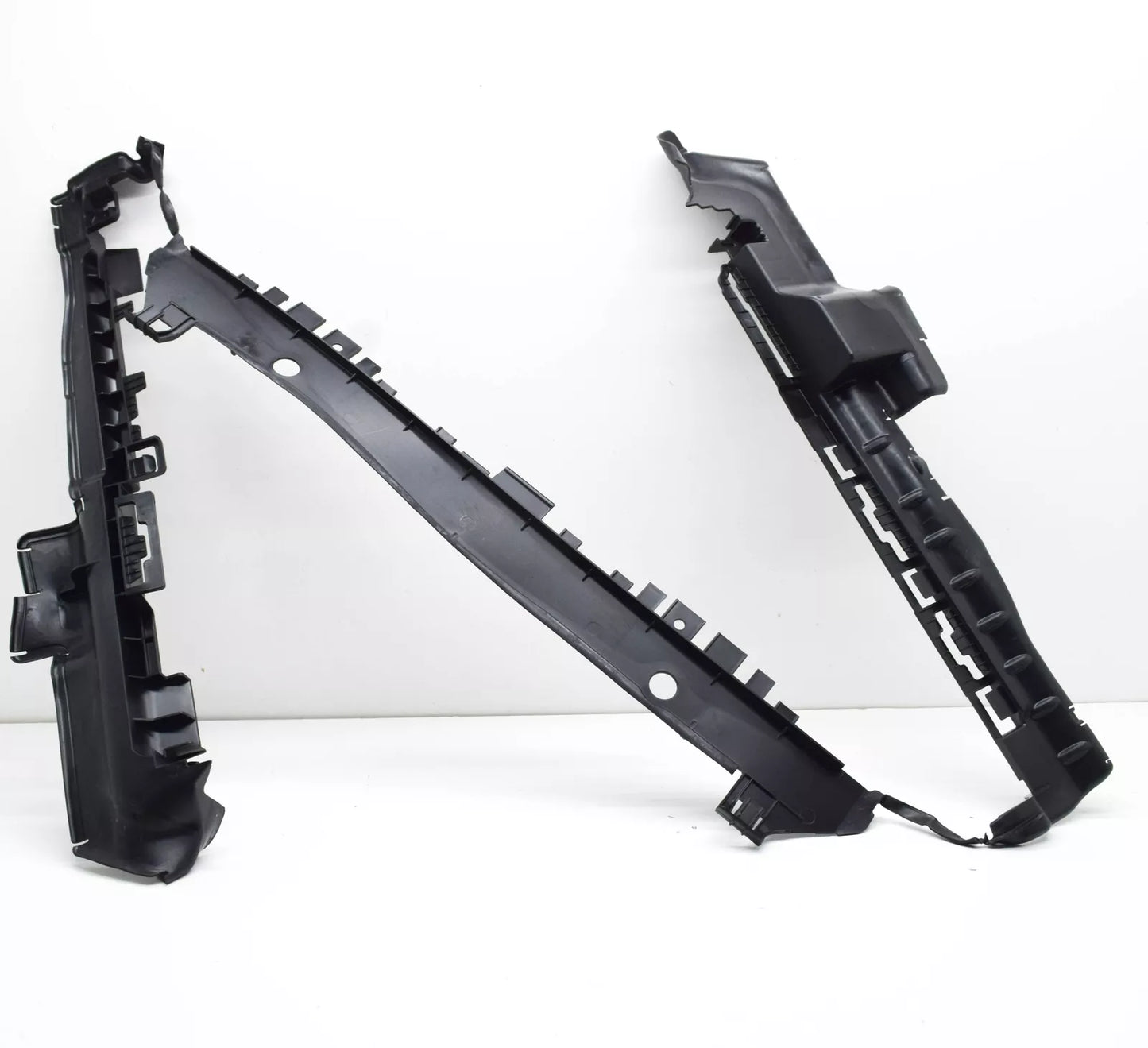 NEW MERCEDES-BENZ EQC RADIATOR AIR DUCT SEGMENT A2935050100 ORIGINAL