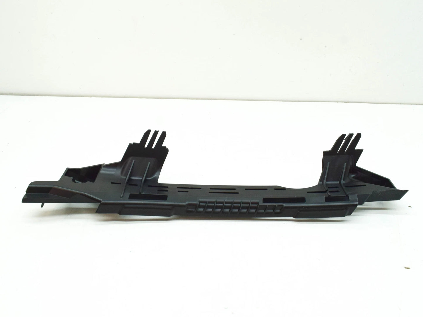 NEW BMW 6 G32 FRONT LEFT HEADLIGHT BRACKET 7461889 63117461889 ORIGINAL