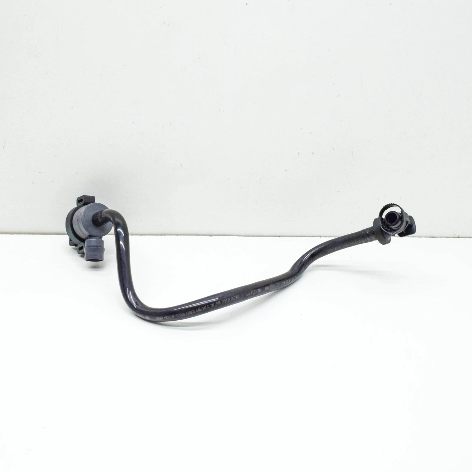 NEW BMW 5 G30 FUEL TANK BREATHER VALVE 13908601847 ORIGINAL