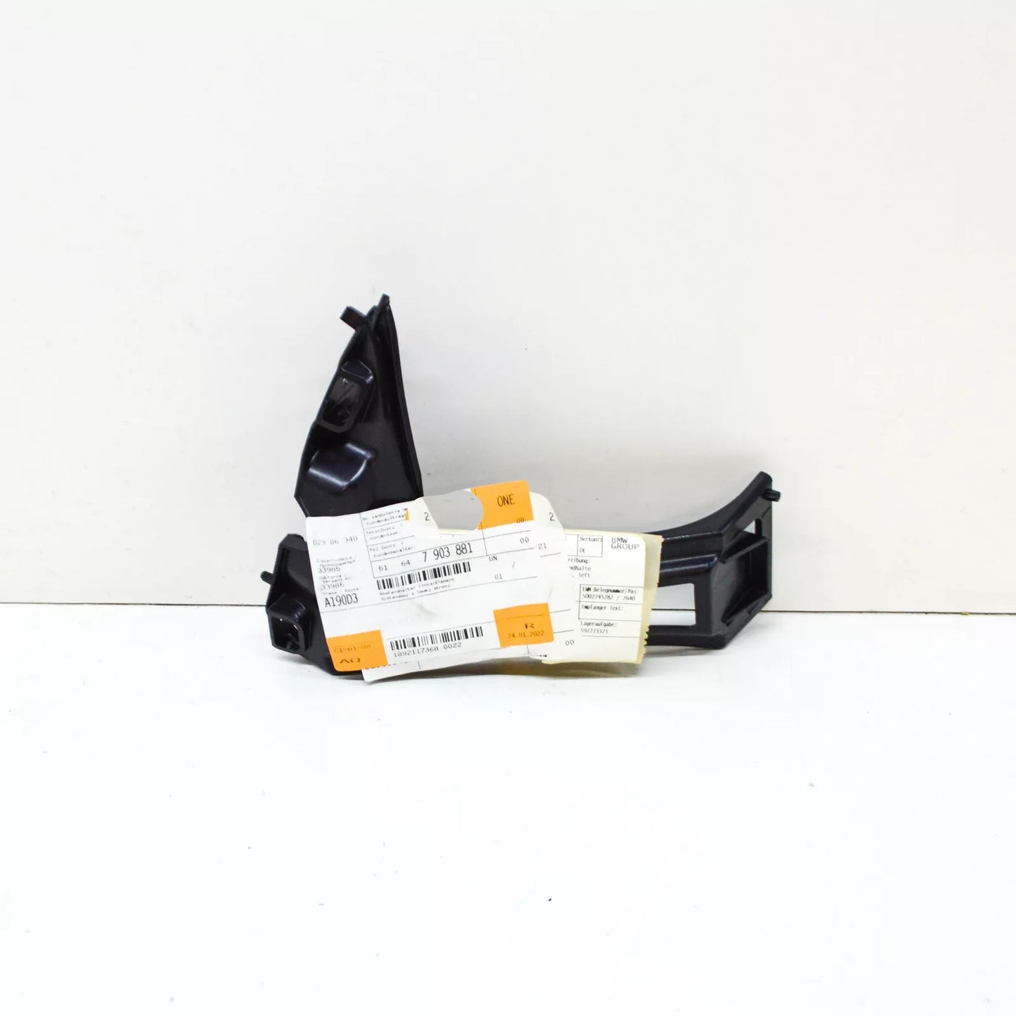 NEW BMW M5 F10 FRONT LEFT FENDER HOLDER BRACKET 51647903881 ORIGINAL