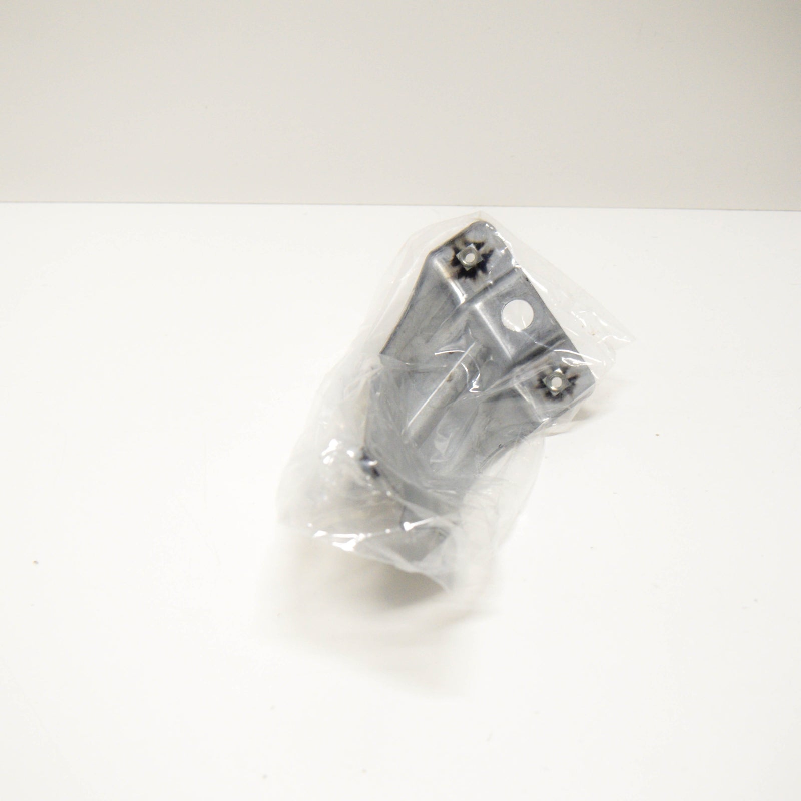 NEW VOLKSWAGEN GOLF MK6 FRONT LEFT FENDER BRACE 5K6821135 ORIGINAL