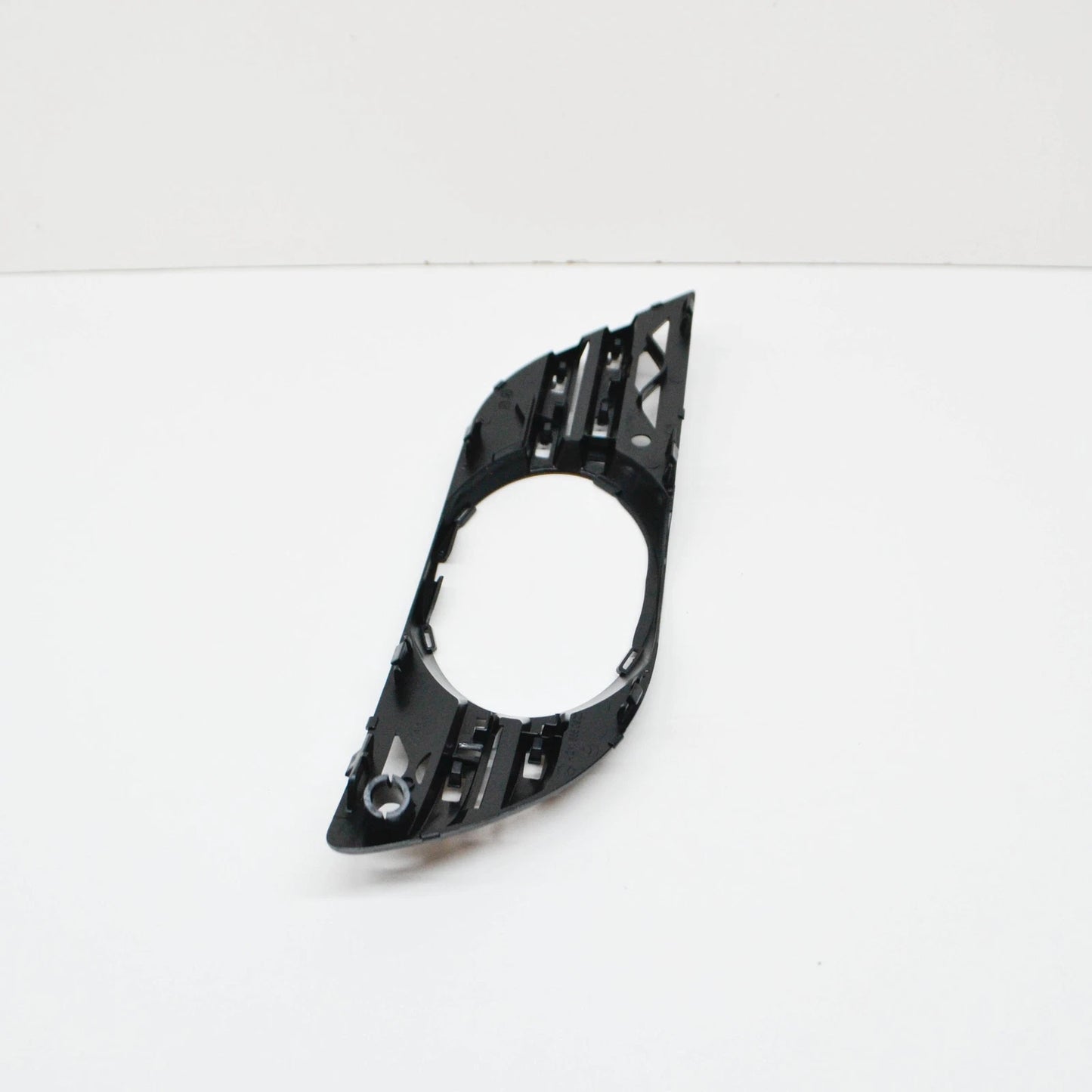 NEW MERCEDES BENZ E W211 FRONT LEFT BUMPER GRILLE A2118850922 ORIGINAL