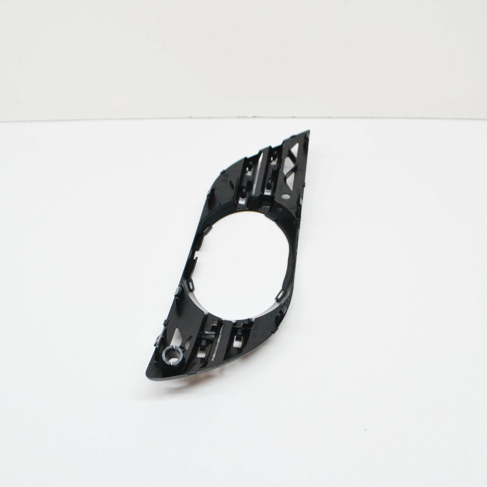 NEW MERCEDES BENZ E W211 FRONT LEFT BUMPER GRILLE A2118850922 ORIGINAL