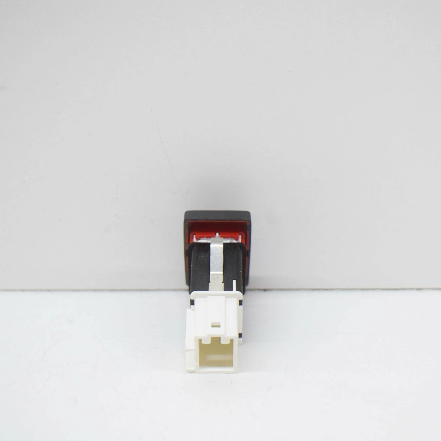 NEW VOLKSWAGEN GOLF MK6 HAZARD WARNING SWITCH PUSH BUTTON 5K0953509A