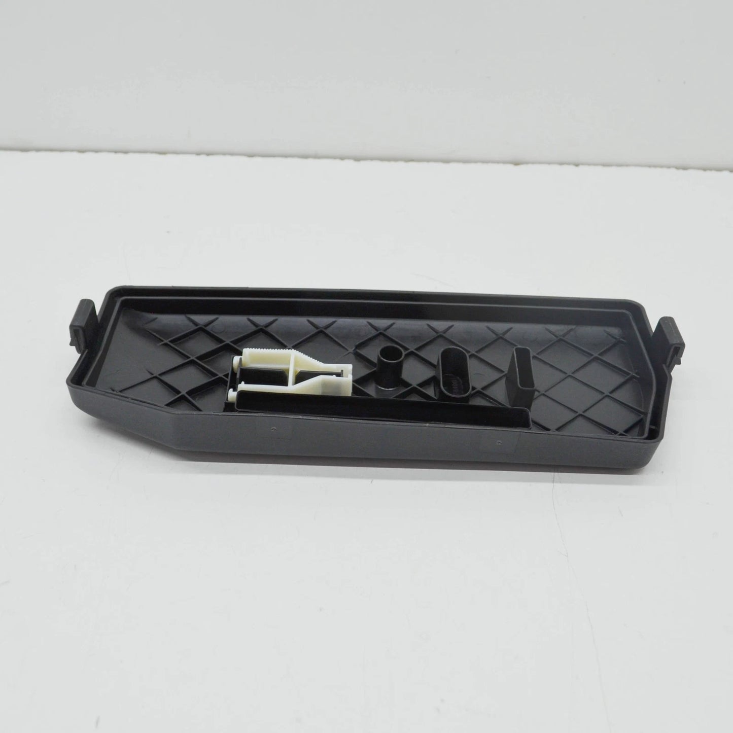NEW VOLKSWAGEN POLO AW FUSE BOX COVER 2Q0937132A ORIGINAL