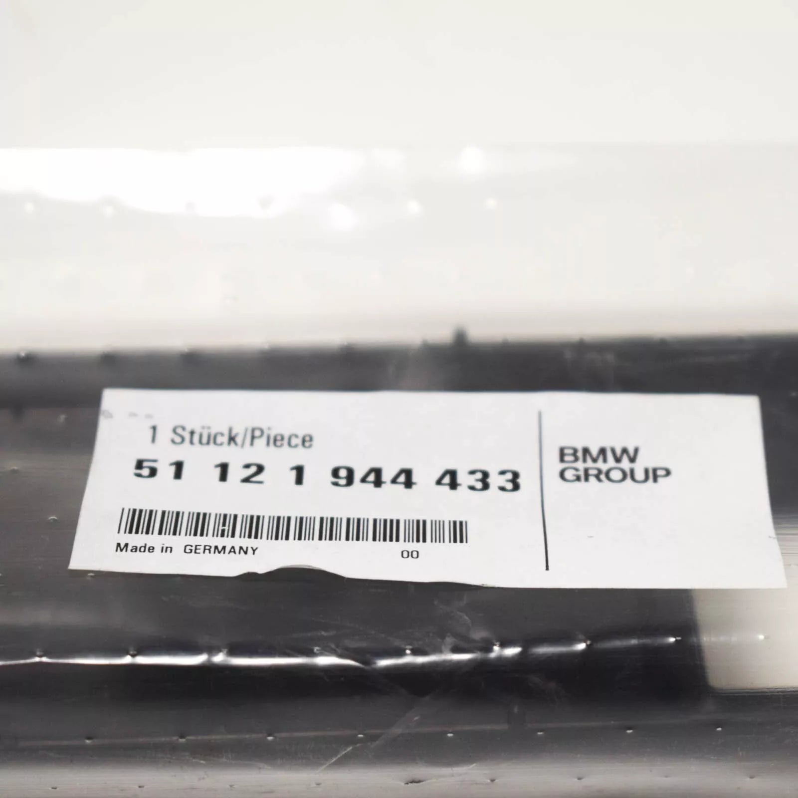 NEW BMW 5 E34 REAR BUMPER TRIM-MOLDING TRIM LEFT 51121944433 ORIGINAL