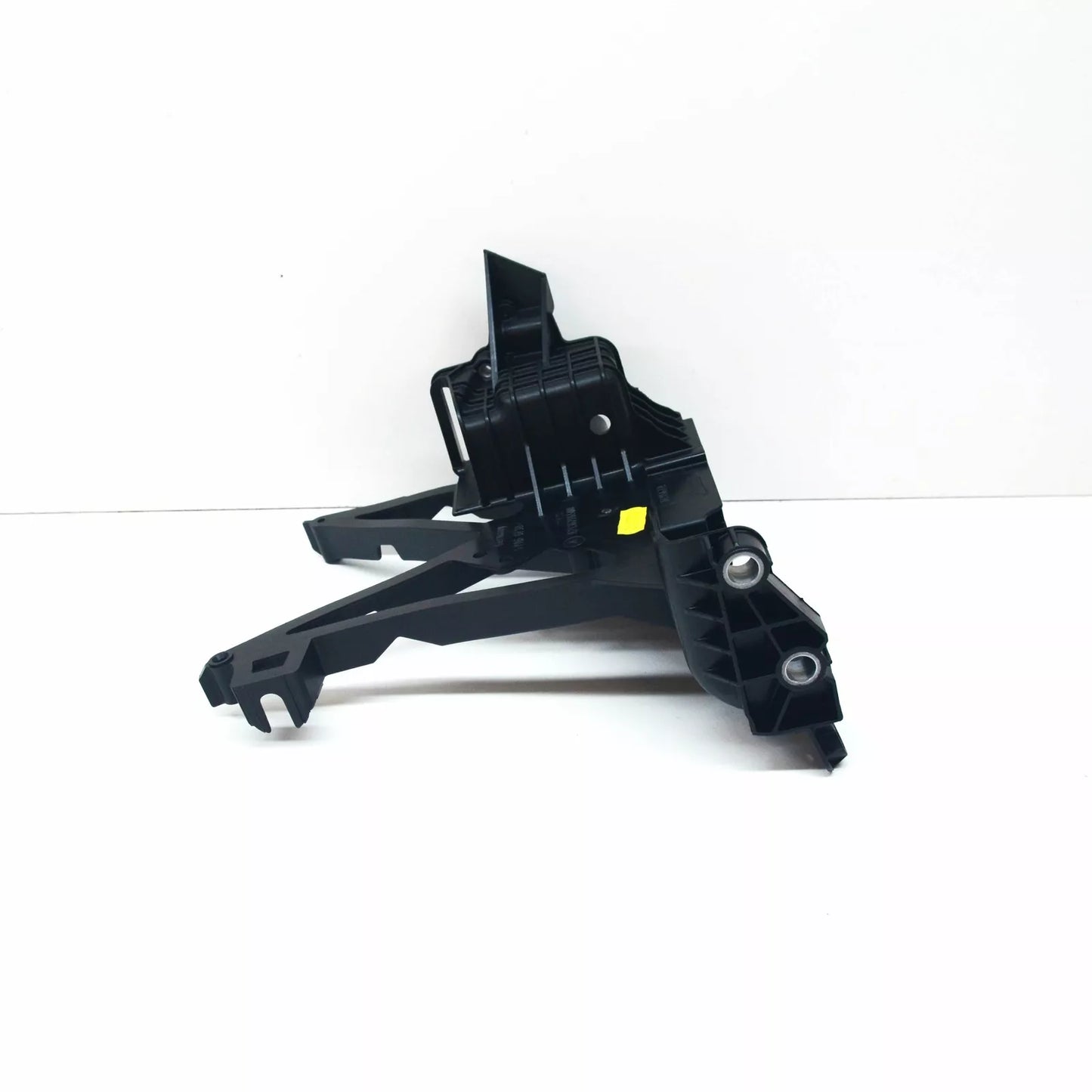 NEW MB E W213 FRONT RIGHT RADIATOR SLAM PANEL HOLDER A2136206500 ORIGINAL