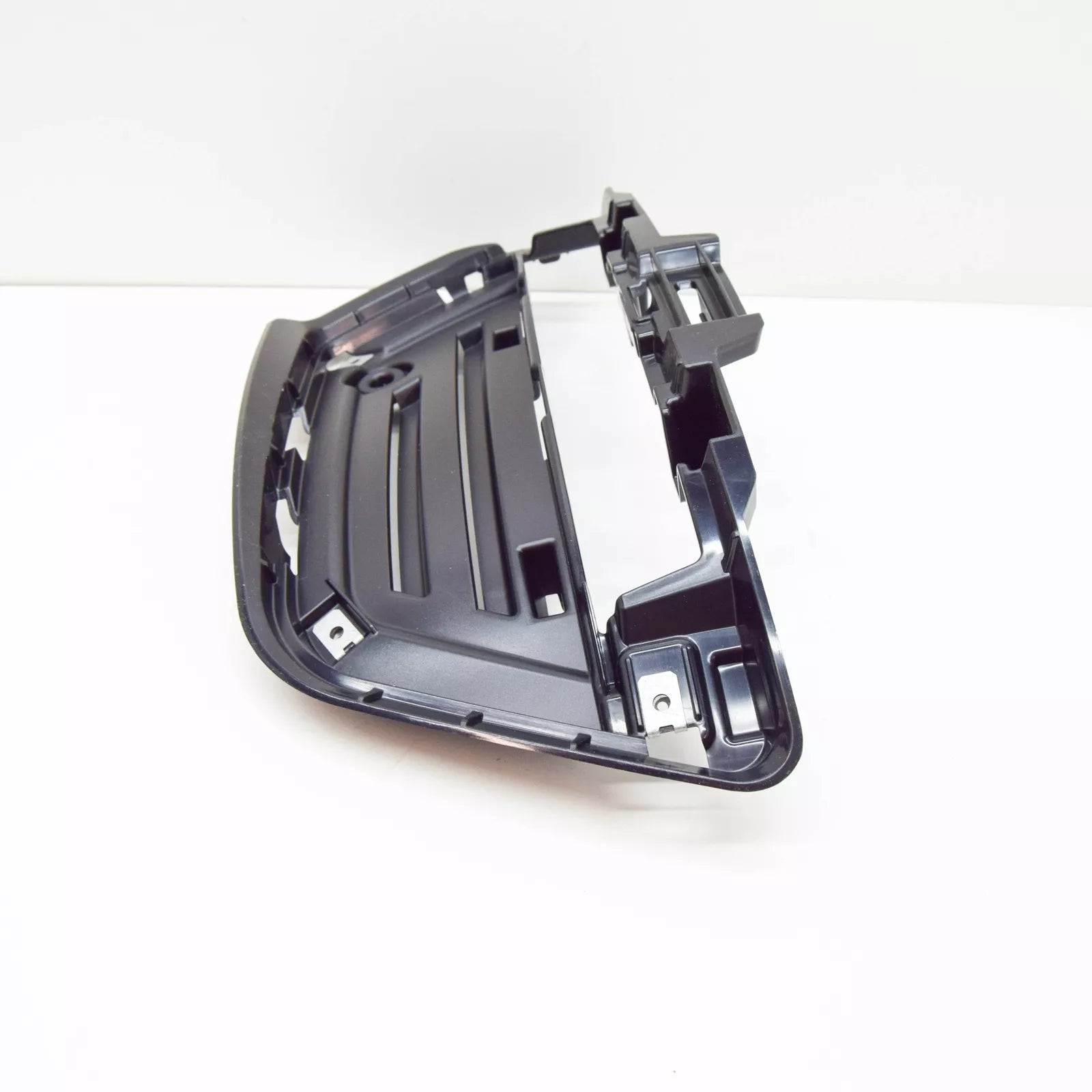 NEW MB C W204 AMG FRONT BUMPER LEFT OUTER GRILLE BRACKET A2048850824 ORIGINAL