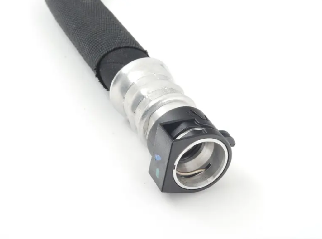 new bmw 6 coupe f13 oil cooling pipe inlet 7636879 17227636879 original