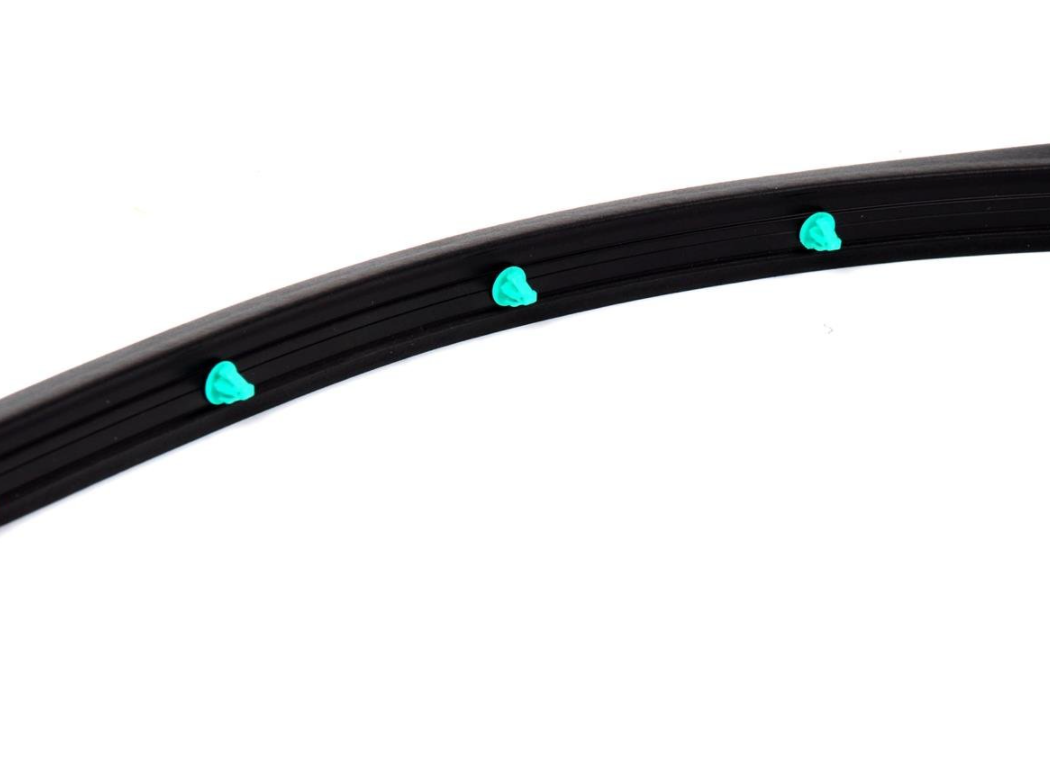 new ford mondeo mk5 front right door seal 2441531 ds73-f20530-bb original