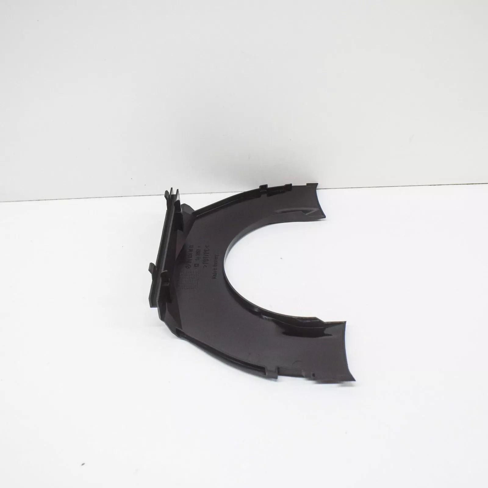 NEW MERCEDES-BENZ E W210 WINDSHIELD COWL CENTRAL COVER A2108300013