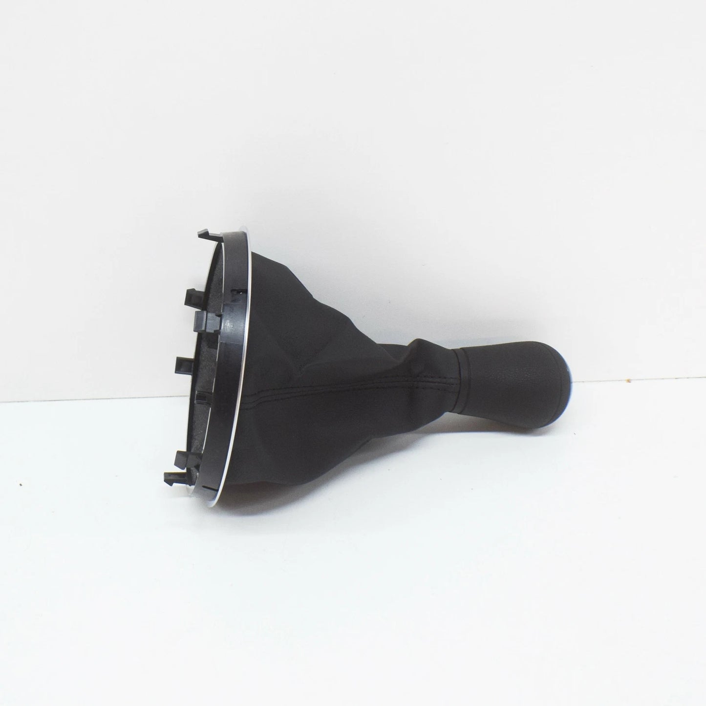 NEW VOLKSWAGEN BEETLE A5 GEAR SHIFT KNOB WITH BOOT 5C0711113AUZC