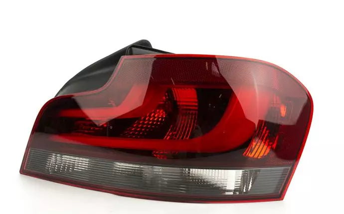NEW BMW 1 COUPE E82 REAR RIGHT TAILLIGHT 63217327274 7327274 ORIGINAL