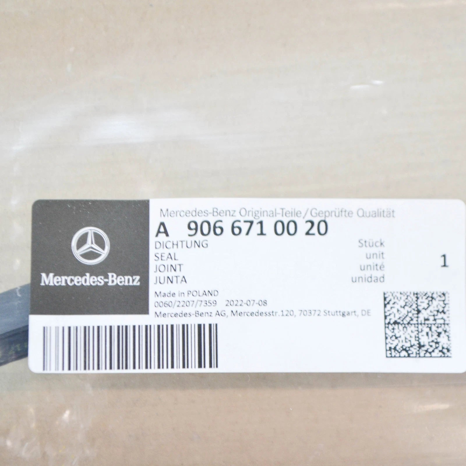 NEW MERCEDES-BENZ SPRINTER 906 FRONT WINDSHIELD SEAL A9066710020
