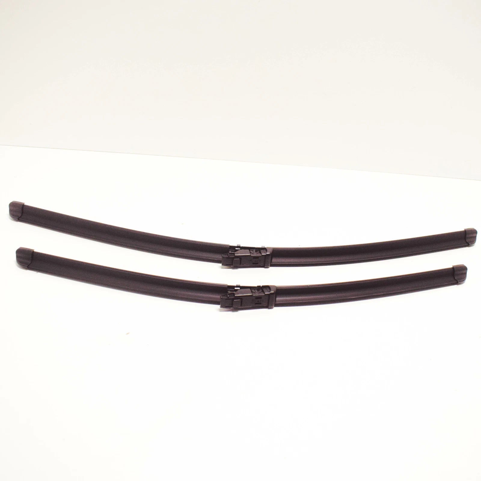 NEW AUDI Q5 8R FRONT WINDSCREEN WIPER BLADES SET LHD 8R1998002