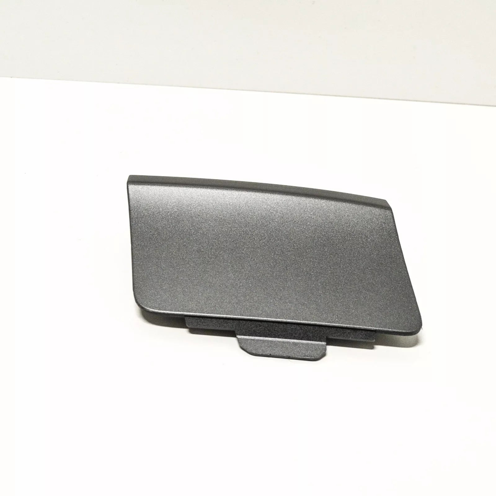 NEW AUDI A3 8V REAR BUMPER TOW HOOK EYE COVER 8P4807441C1RR