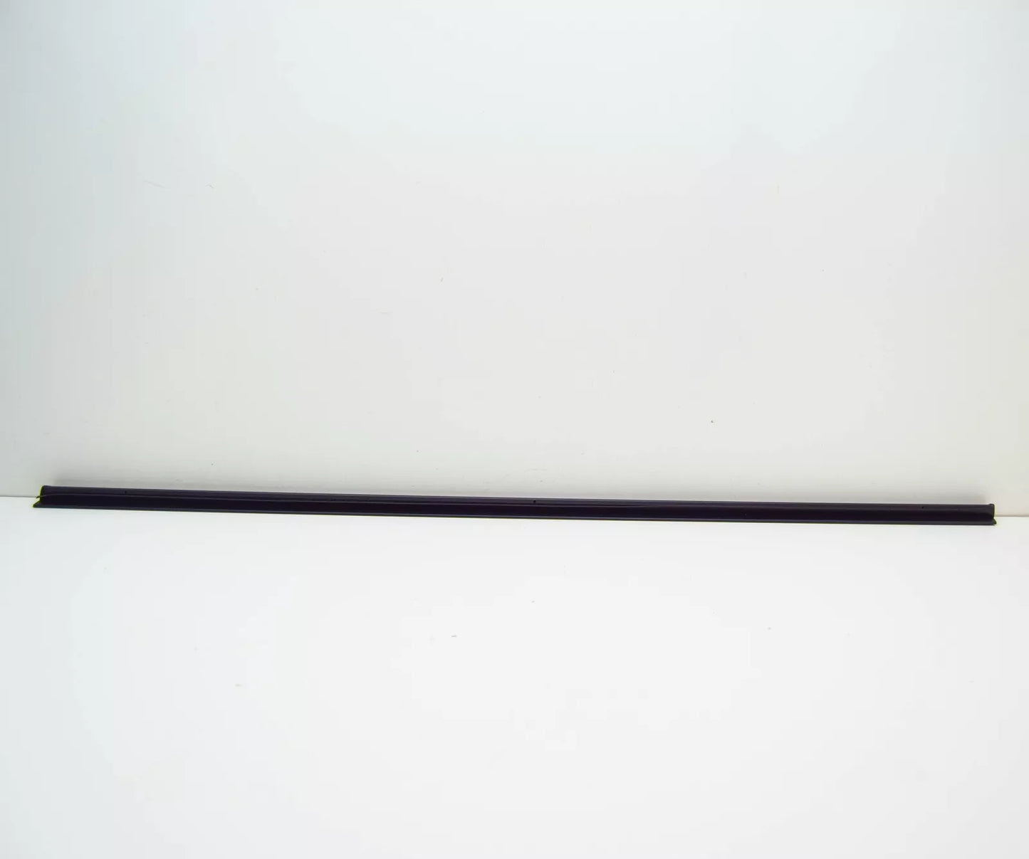 NEW BMW 7 E38 FRONT LEFT DOOR SEALING BETWEEN DOOR/ENTRANCE 51218158185 ORIGINAL