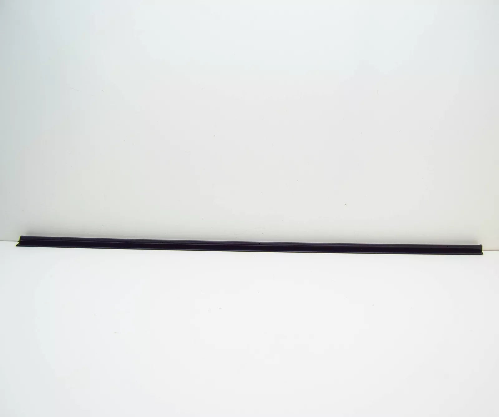 NEW BMW 7 E38 FRONT LEFT DOOR SEALING BETWEEN DOOR/ENTRANCE 51218158185 ORIGINAL