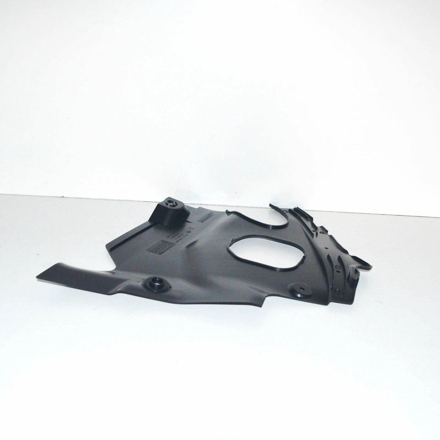 NEW BMW X3 G01 UPPER RIGHT ENGINE COMPARTMENT COVER 51767397490 ORIGINAL