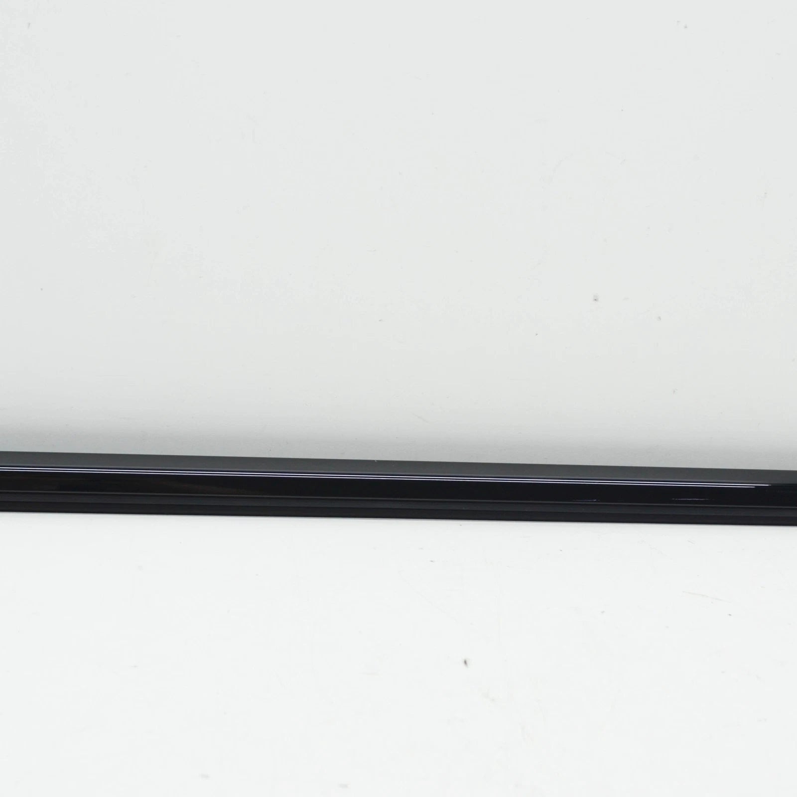 NEW BMW M5 F90 FRONT LEFT DOOR WINDOW STRIP 7404025 51337404025 ORIGINAL
