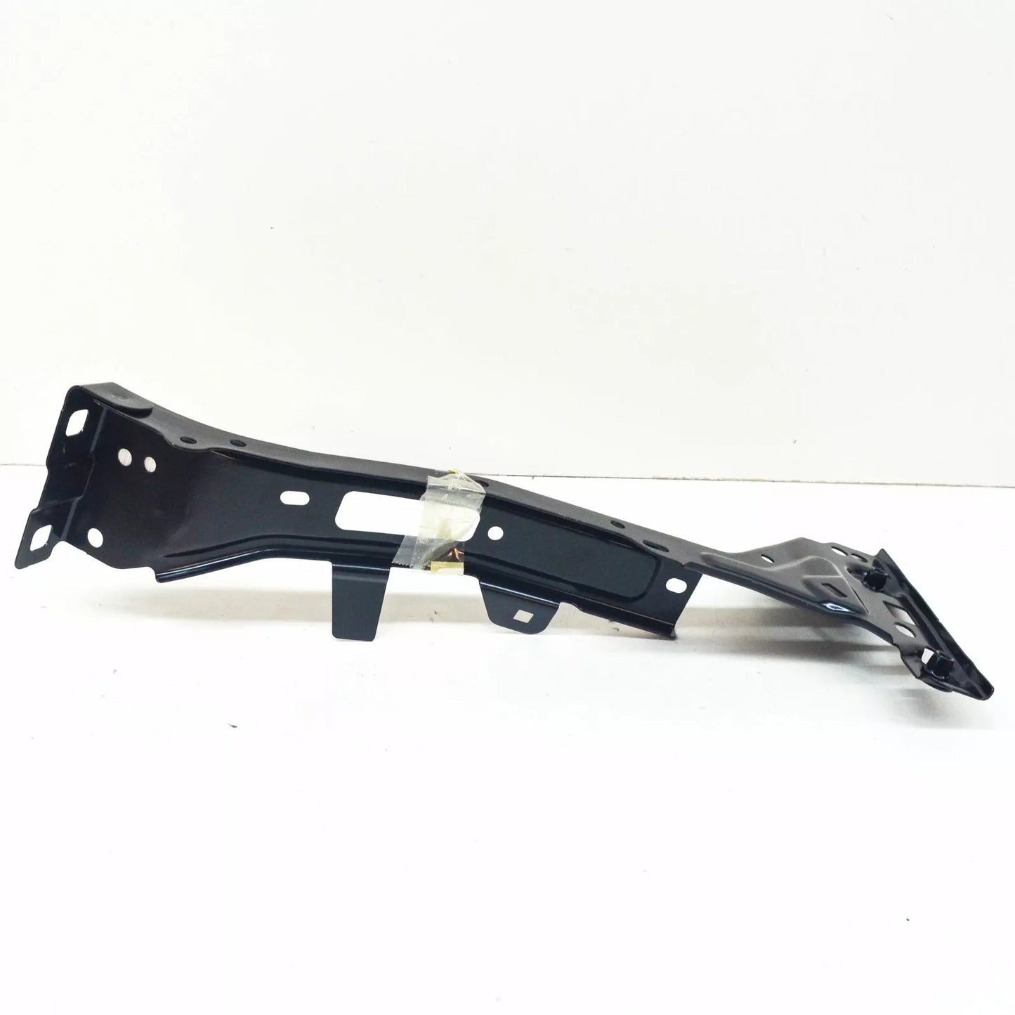 NEW AUDI A4 B9 FRONT RIGHT FENDER REINFORCEMENT BAR 8W0821136C