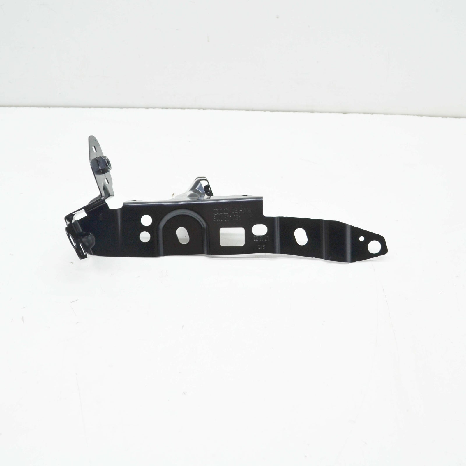 NEW AUDI A4 B9 FRONT LEFT FENDER BRACE END PLATE 8W0821091 ORIGINAL