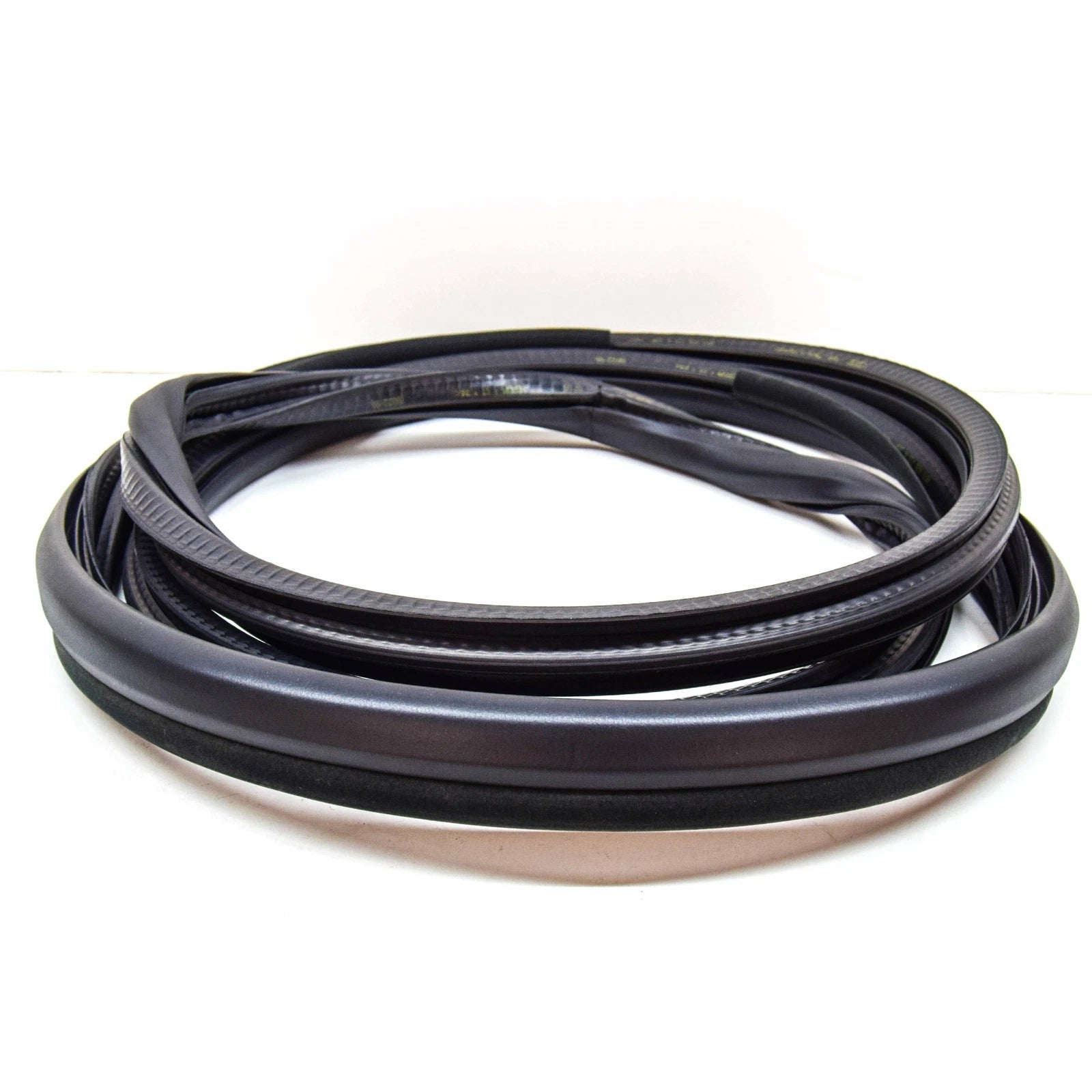 NEW AUDI A3 8P FRONT DOOR INNER SEAL 8P3831721K28P