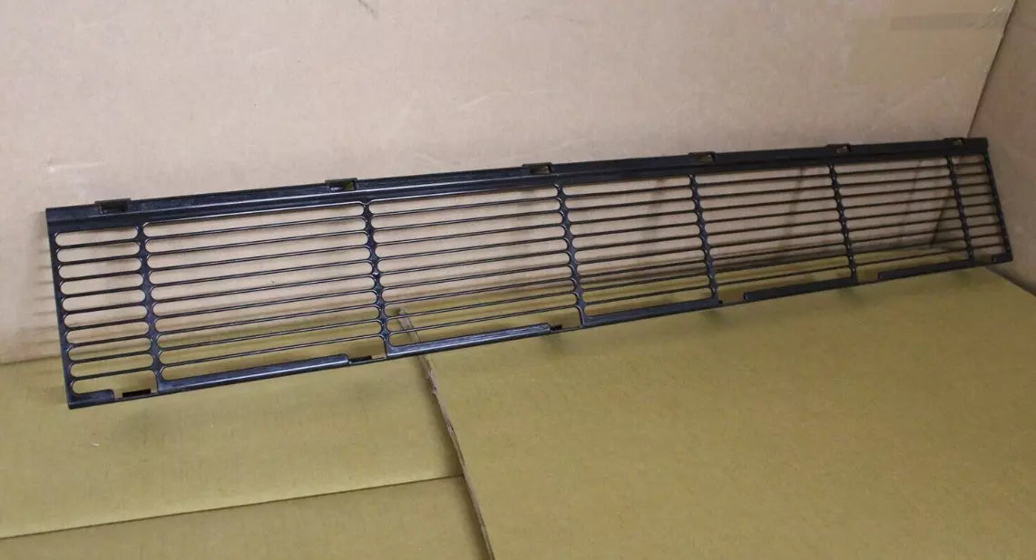 NEW AUDI A1 8X RADIATOR PROTECTIVE GRILLE 8X0121746B