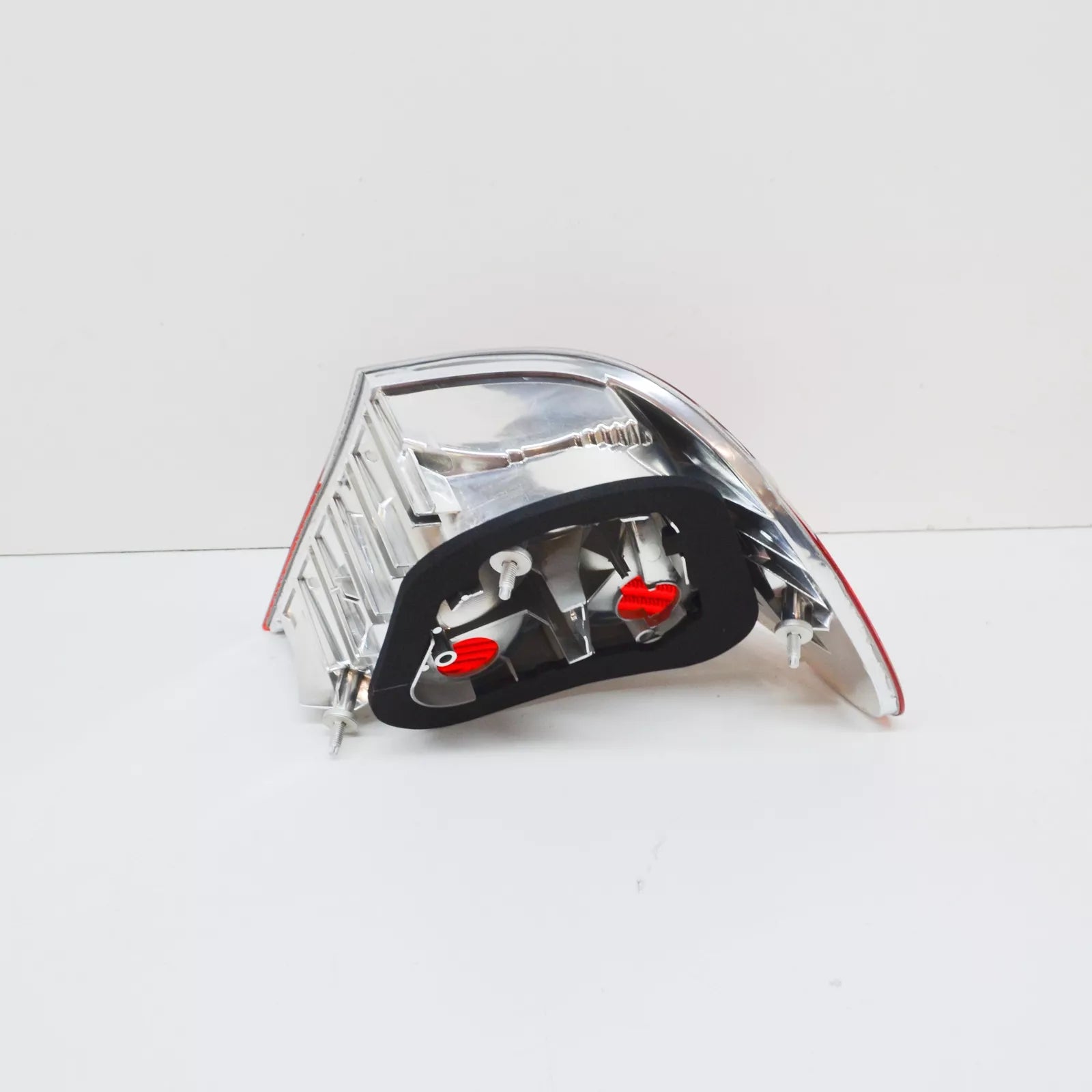 NEW BMW 3 E46 REAR LEFT TAILLIGHT 63218383825 8383825 ORIGINAL