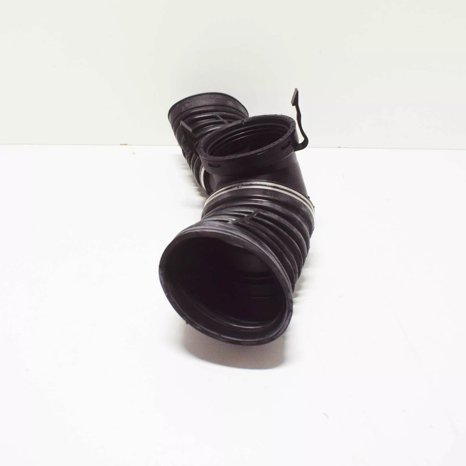 NEW MERCEDES BENZ E W211 AMG AIR SUCTION PIPE A1130900129