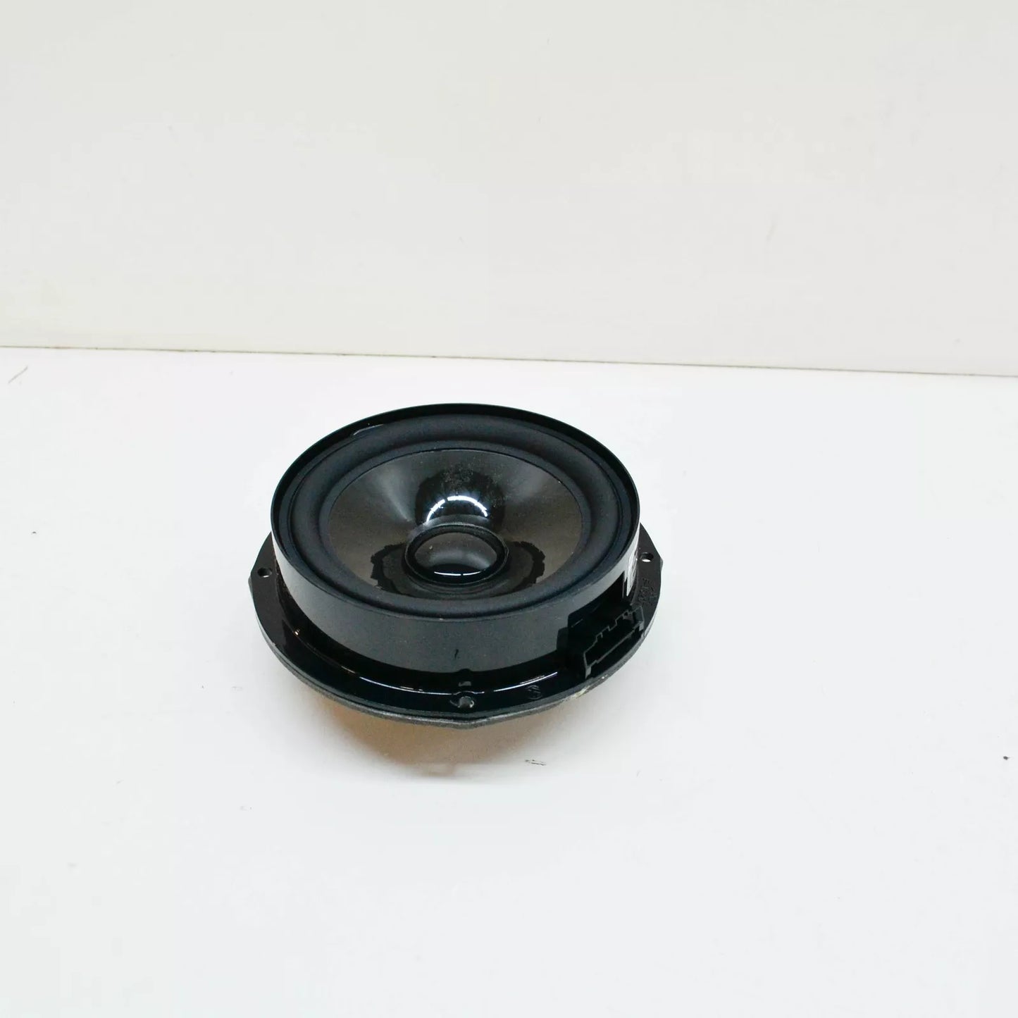 NEW VOLKSWAGEN JETTA A6 FRONT DOOR BASS LOUDSPEAKER 5C6035453B