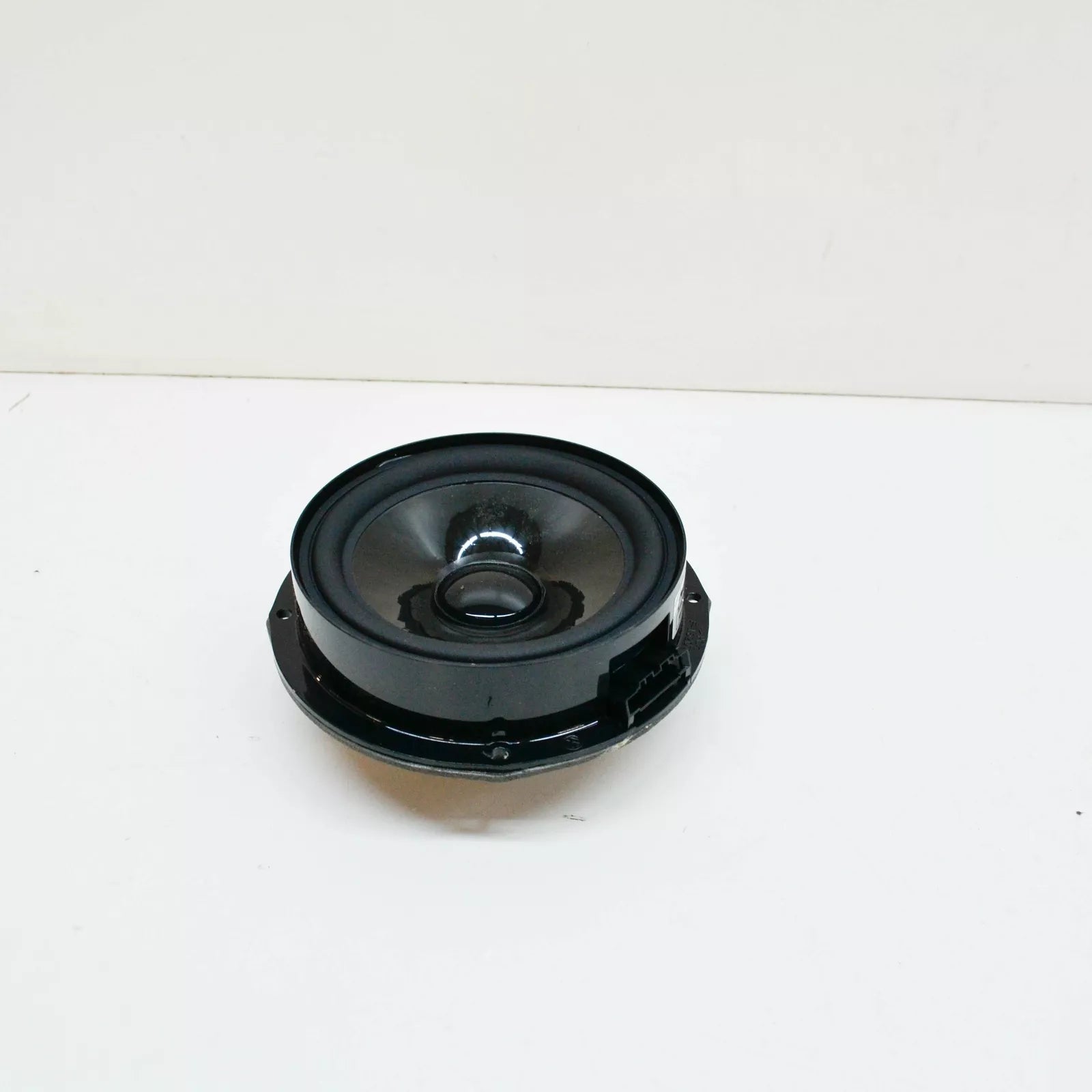 NEW VOLKSWAGEN JETTA A6 FRONT DOOR BASS LOUDSPEAKER 5C6035453B