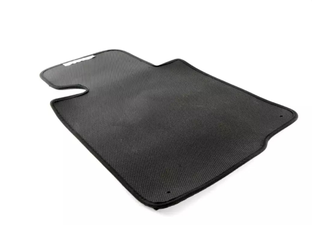 NEW BMW 3 CABRIO E46 FRONT RIGHT FLOOR MAT LHD 7007843 51477007843 ORIGINAL