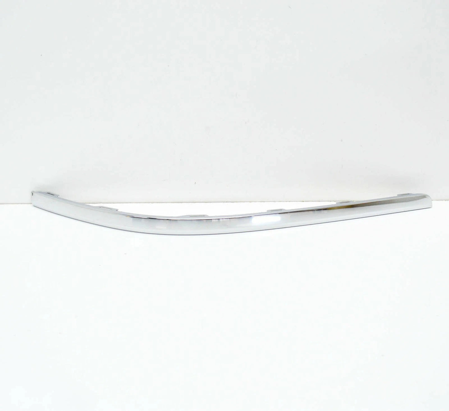 NEW VW PASSAT B8 REAR LEFT BUMPER MOLDING CHROME 5618074592ZZ