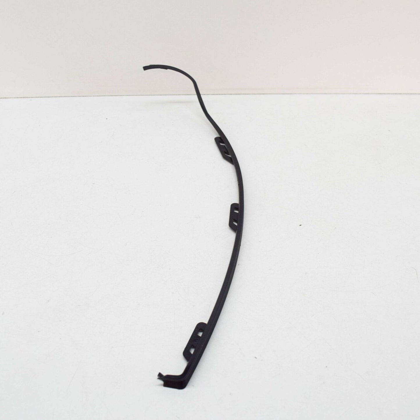 NEW MERCEDES-BENZ CLA COUPE C117 FRONT BUMPER RIGHT TRIM A1178851422 ORIGINAL