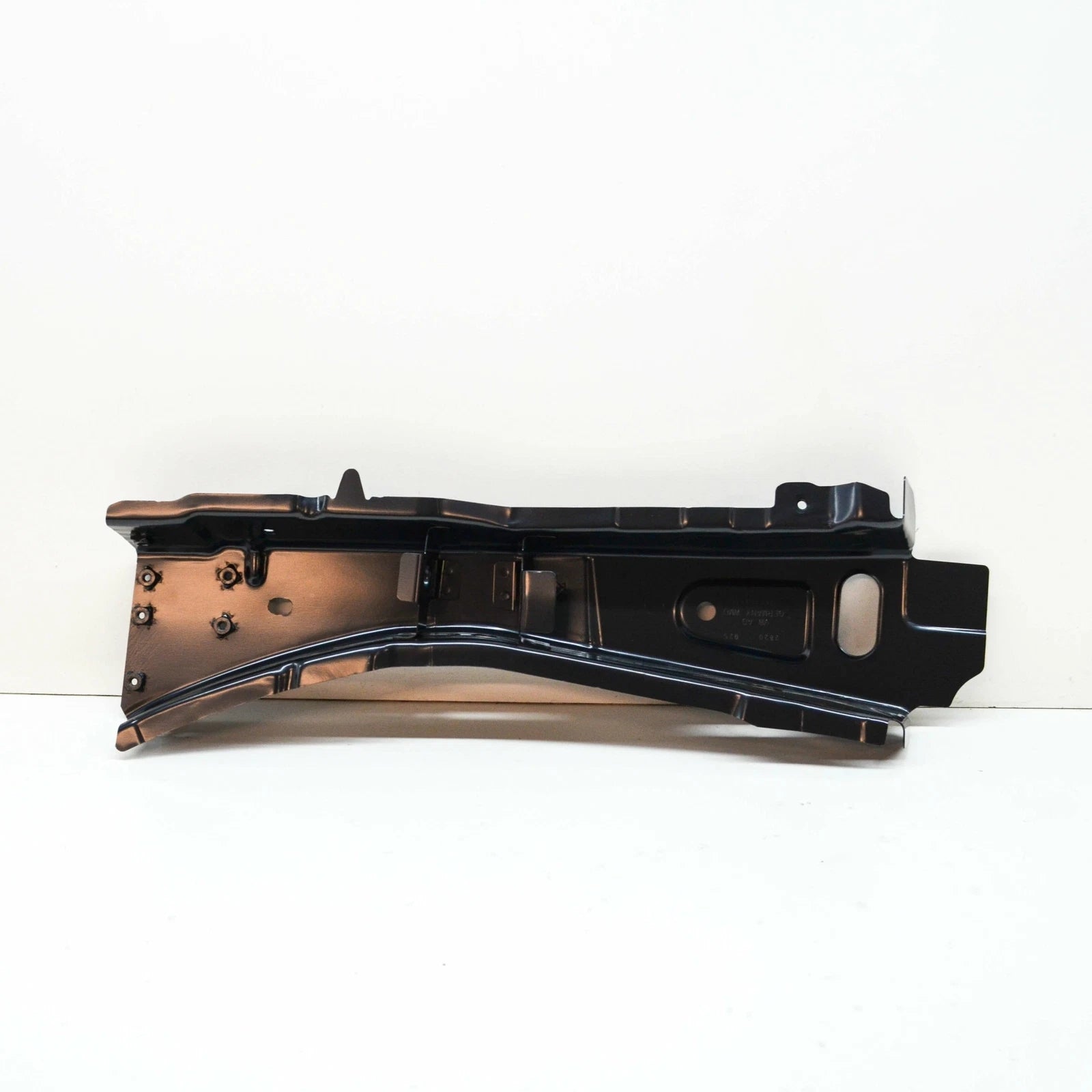 NEW VW TIGUAN AD FRONT RIGHT FENDER UPPER OUTER HOLDER 5NA810136B ORIGINAL