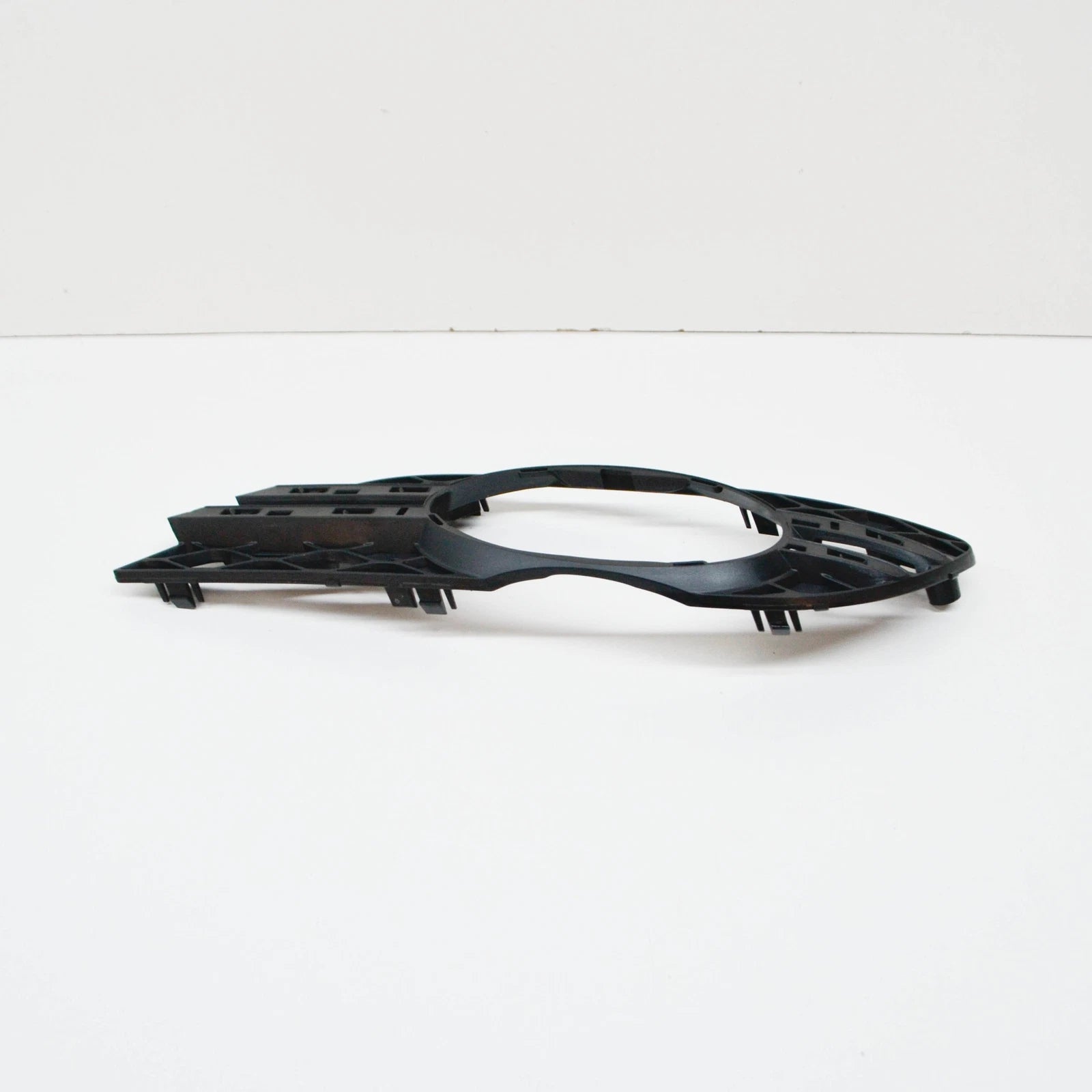 NEW MERCEDES BENZ E W211 FRONT LEFT BUMPER GRILLE A2118850922 ORIGINAL