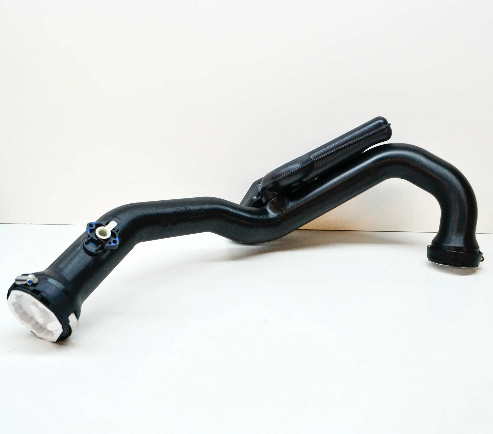 NEW AUDI Q5 80A LEFT SIDE INTERCOOLER TURBOCHARGER HOSE 80A145673P ORIGINAL