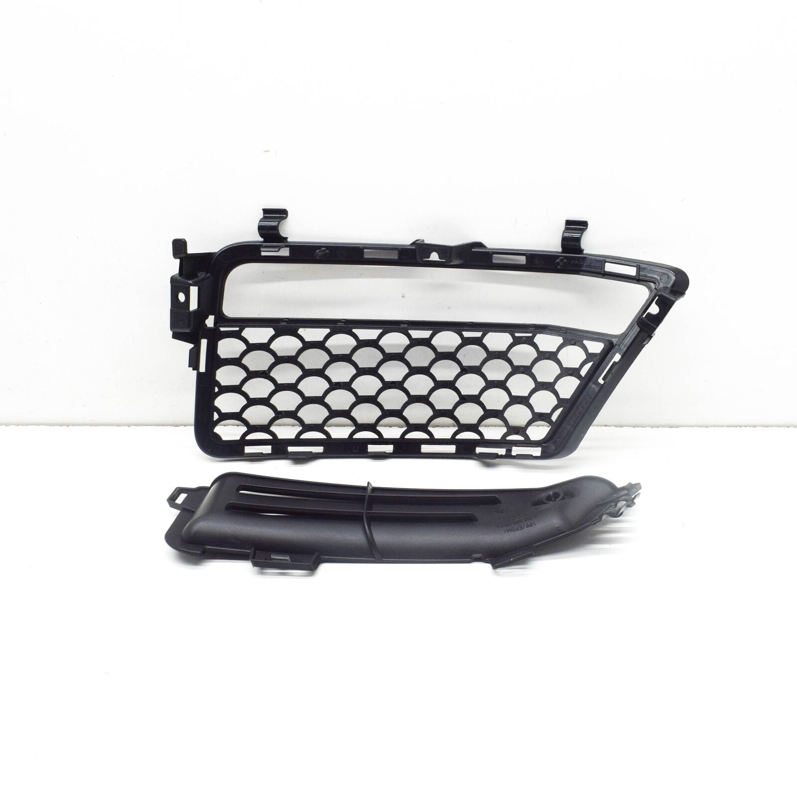 NEW MB E W212 AMG FRONT BUMPER LEFT GRILLE A2128850553 ORIGINAL