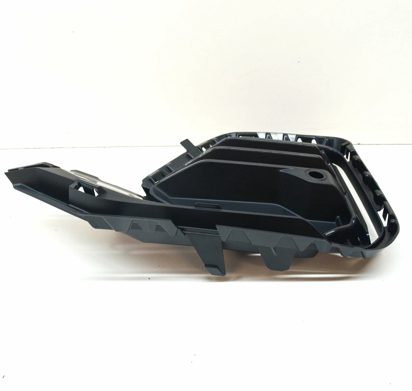 NEW BMW X7 G07 FRONT LEFT BUMPER SIDE CLOSED GRILLE LUXURY 51117473035 ORIGINAL