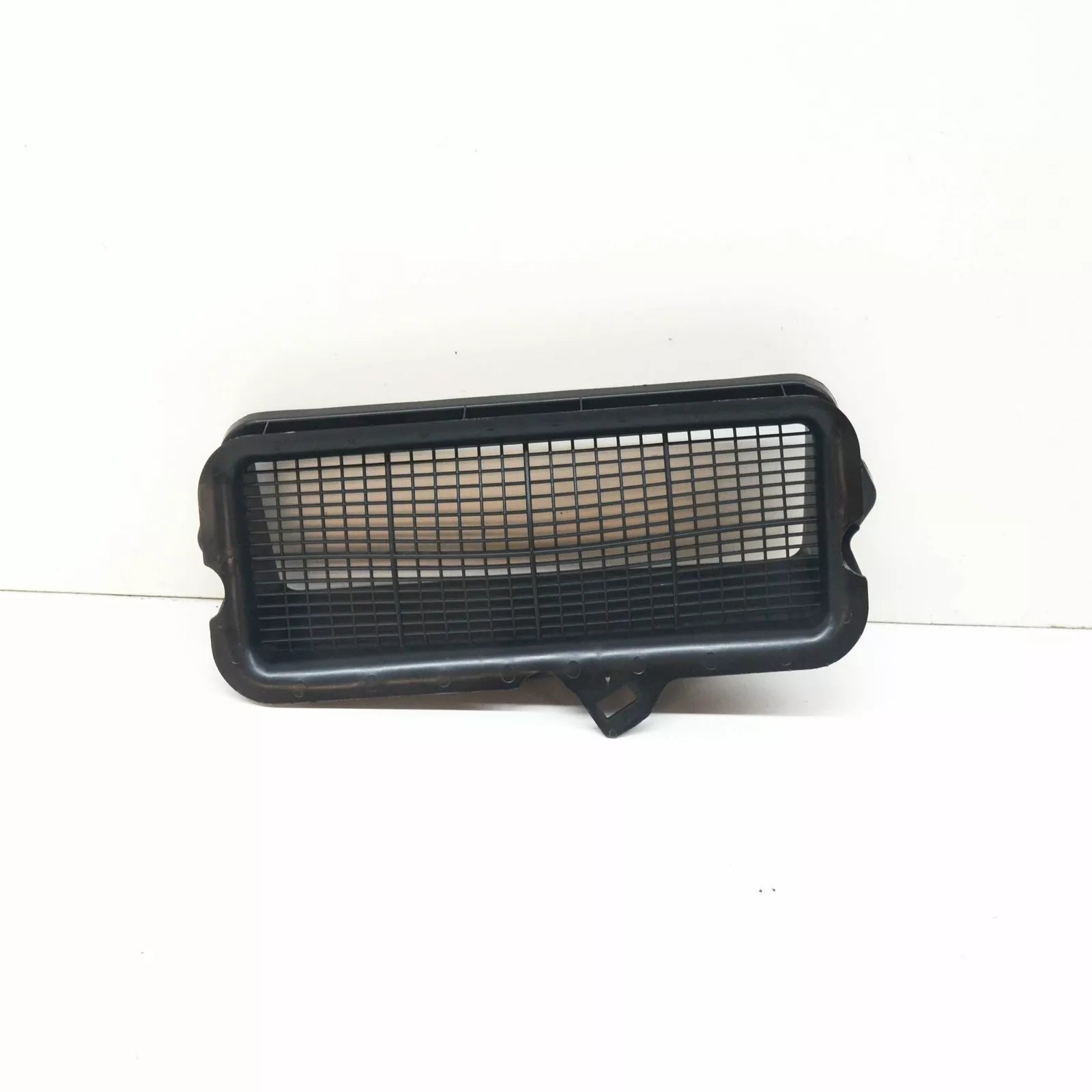 NEW AUDI A3 8V CENTER UPPER EXTERIOR AIR DUCT GRILLE 5Q0815479