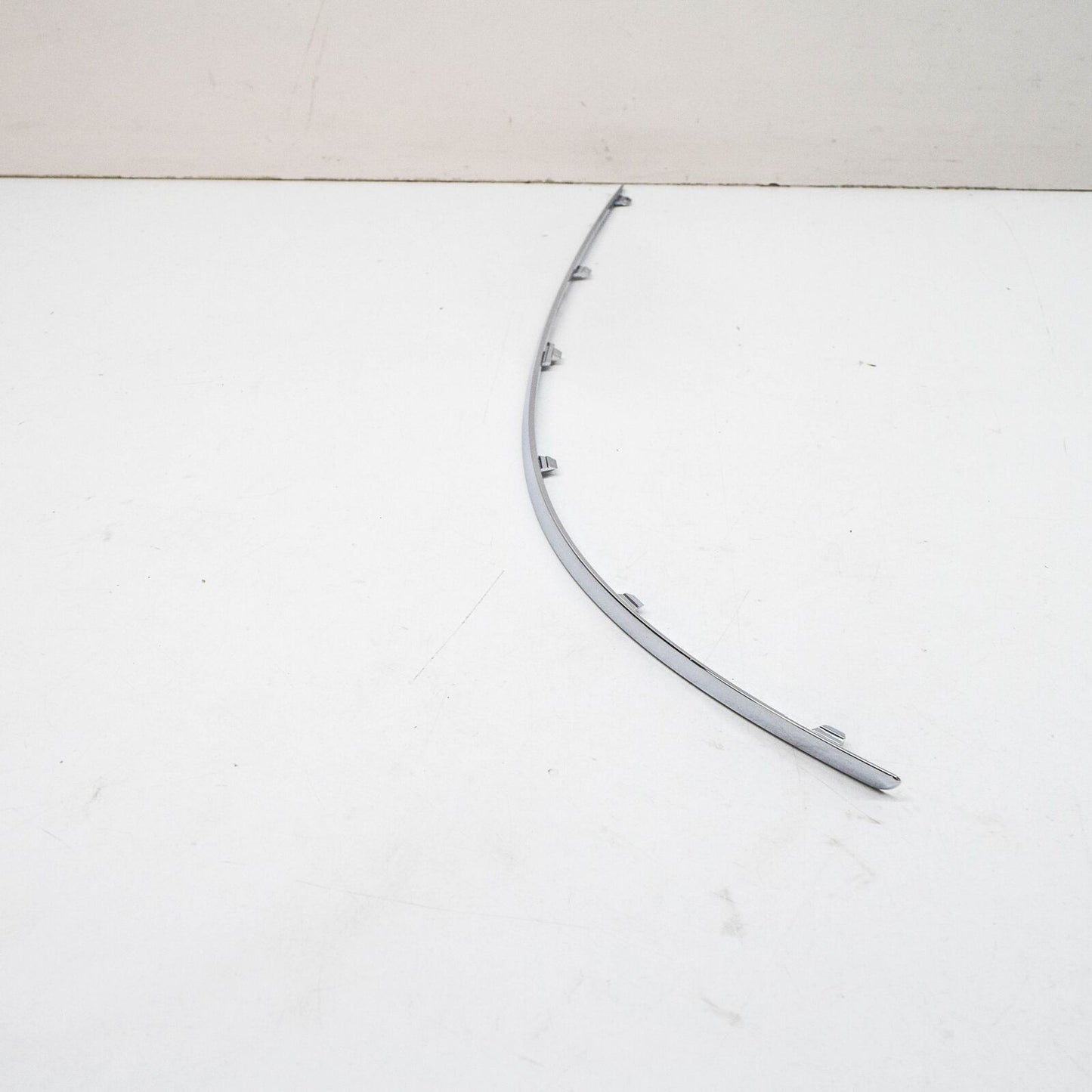 NEW MERCEDES-BENZ B W245 FRONT BUMPER RIGHT TRIM STRIP A1698851474 ORIGINAL