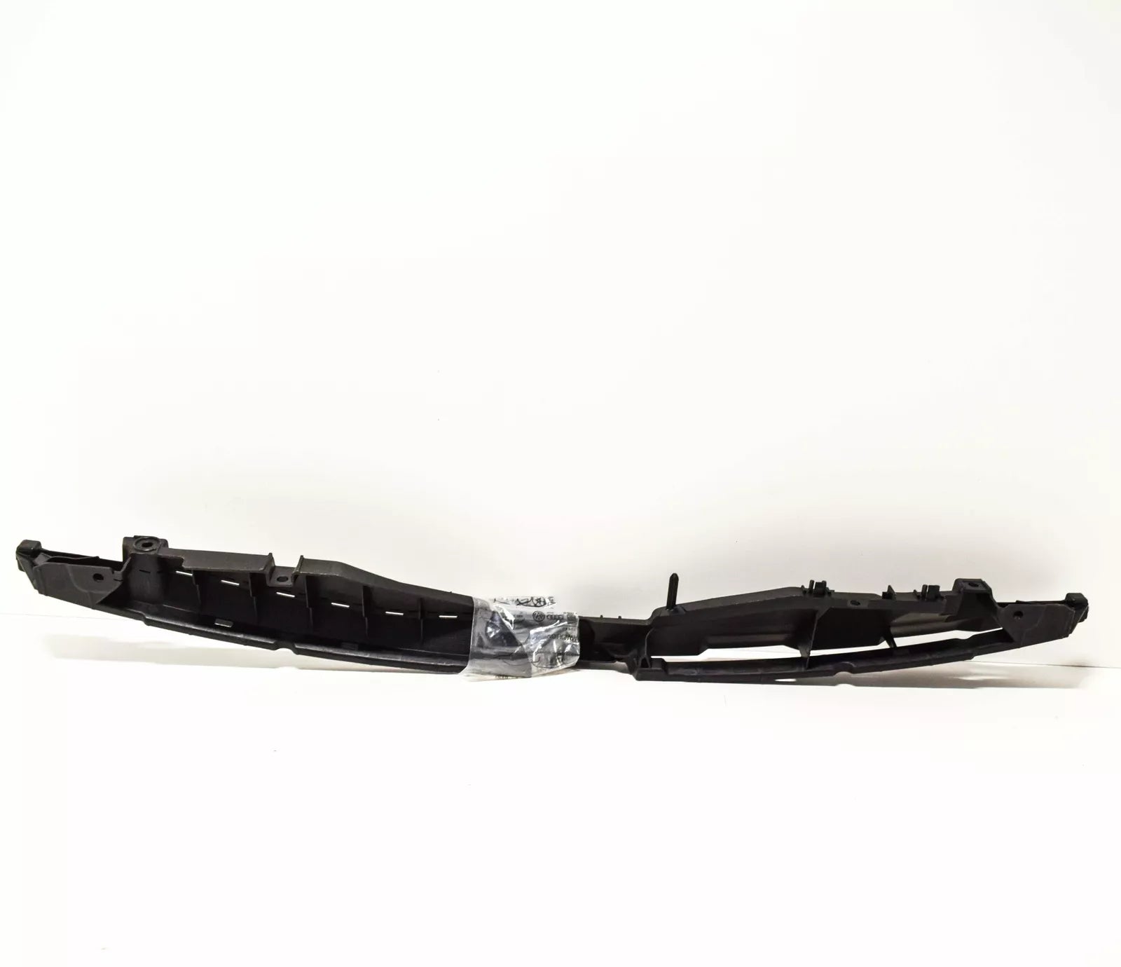 NEW VW SCIROCCO MK3 FRONT CENTER RADIATOR GRILLE SUPPORT 1K8805813B