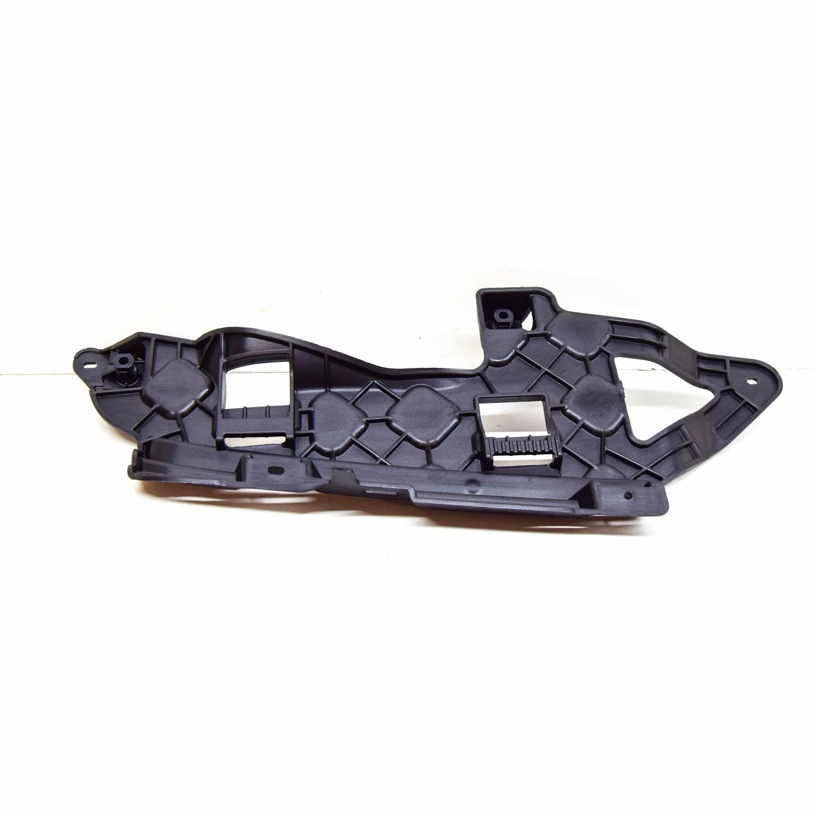 NEW MERCEDES-BENZ E W212 AMG LEFT TAIL PIPE TRIM BRACKET A2128856714 ORIGINAL