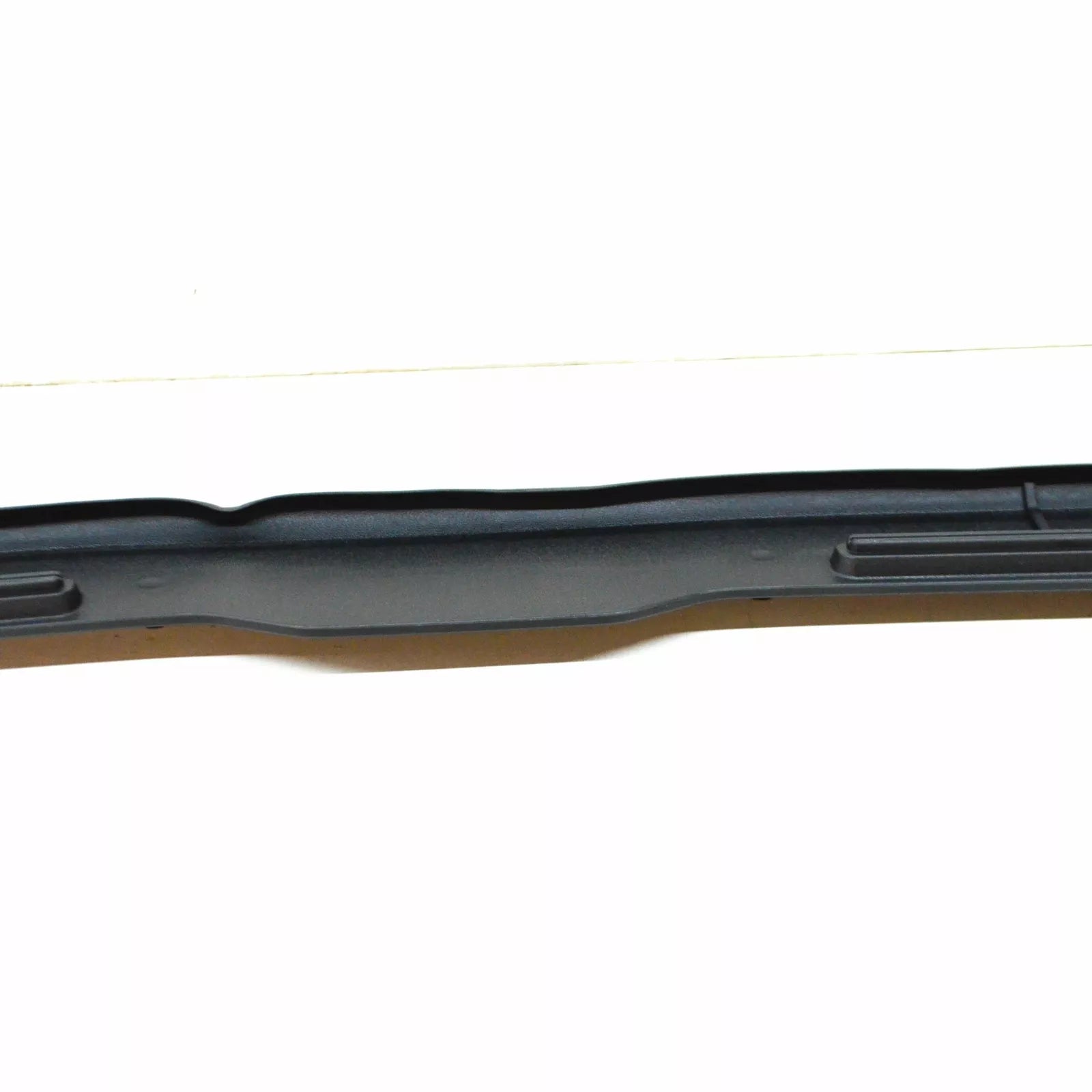 NEW AUDI Q5 80A FRONT BONNET HOOD SEAL CENTER PROTECTION 80A823124 ORIGINAL