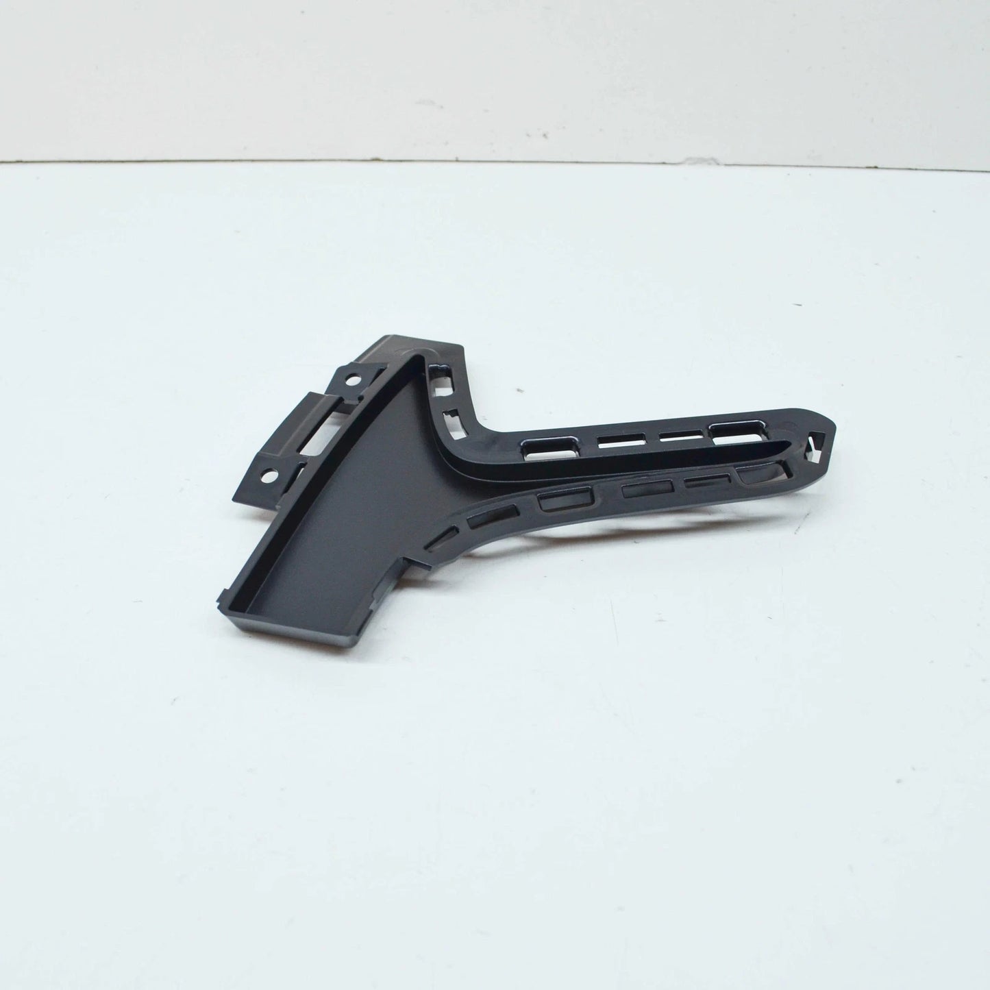 NEW AUDI A6 S6 C8 FRONT RIGHT LOWER BUMPER STRIKER PLATE 4K08076309B9 ORIGINAL