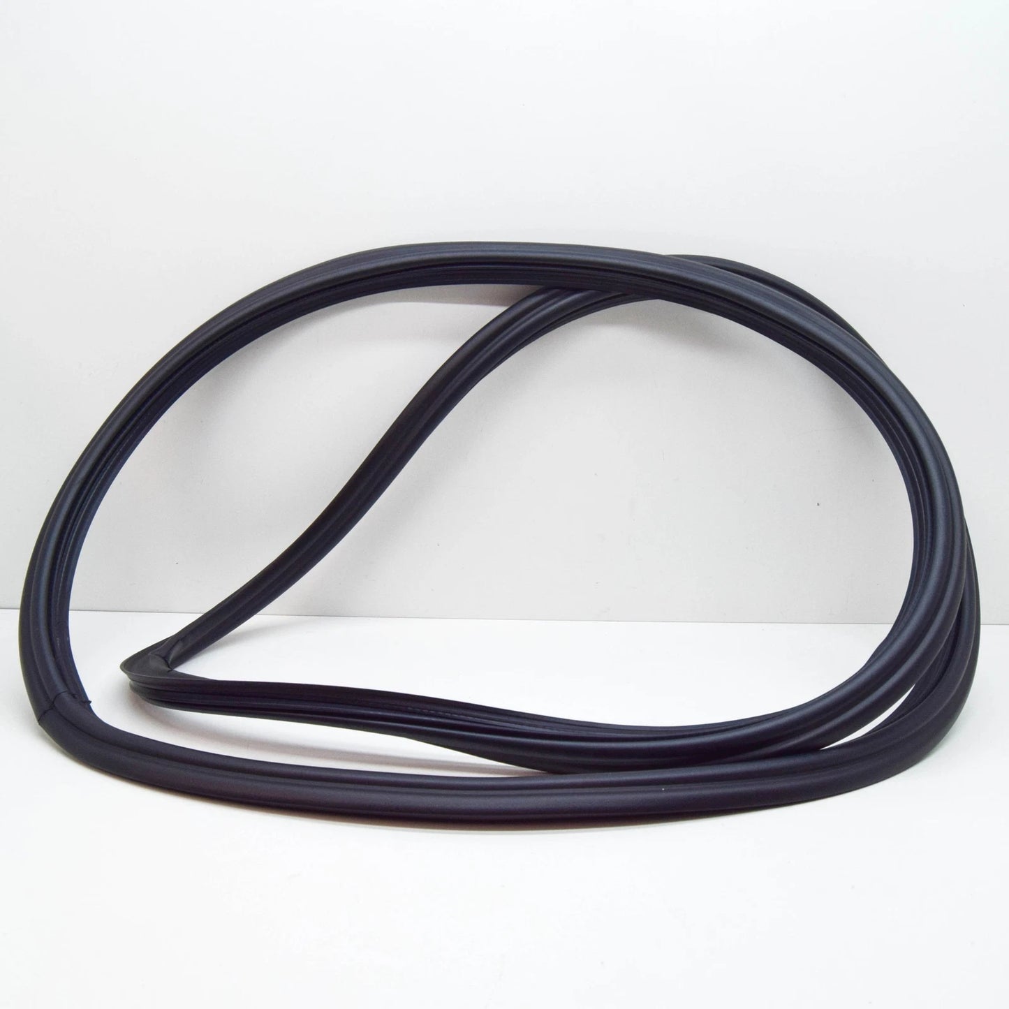 NEW VW GOLF VII VARIANT BA5, BV5 BOOTLID SEAL RUBBER 5G6827705E ORIGINAL