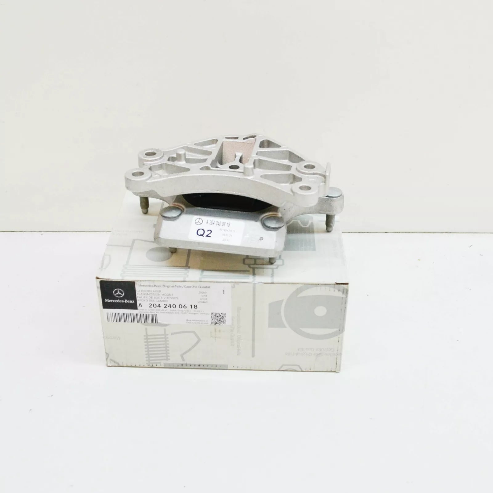 NEW MERCEDES-BENZ E-CLASS W212 TRANSMISSION MOUNT A2042400618 3.5 PETROL