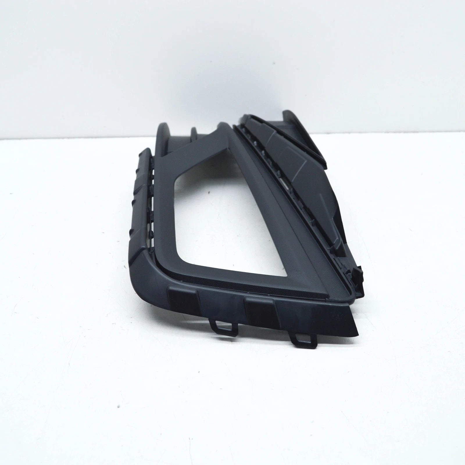 NEW VW POLO AW FRONT RIGHT FOG LIGHT AIR VENT GRILLE 2G0853666E9B9