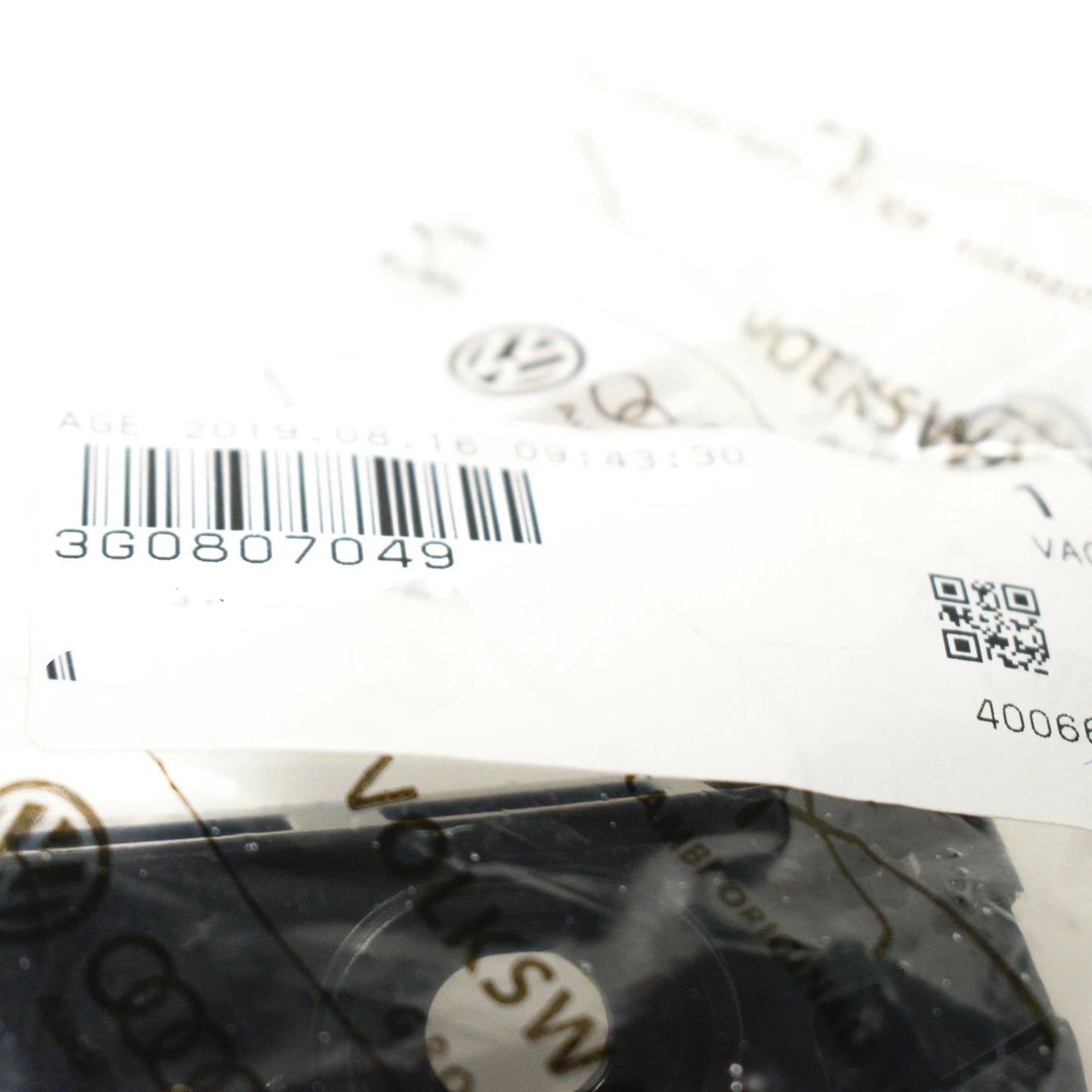 NEW VW PASSAT B8 FRONT LEFT BUMPER BRACKET 3G0807049 ORIGINAL